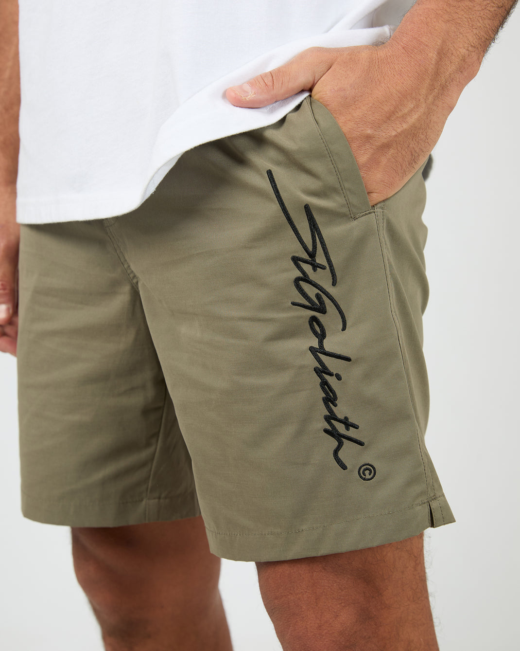Embroided Volley Olive