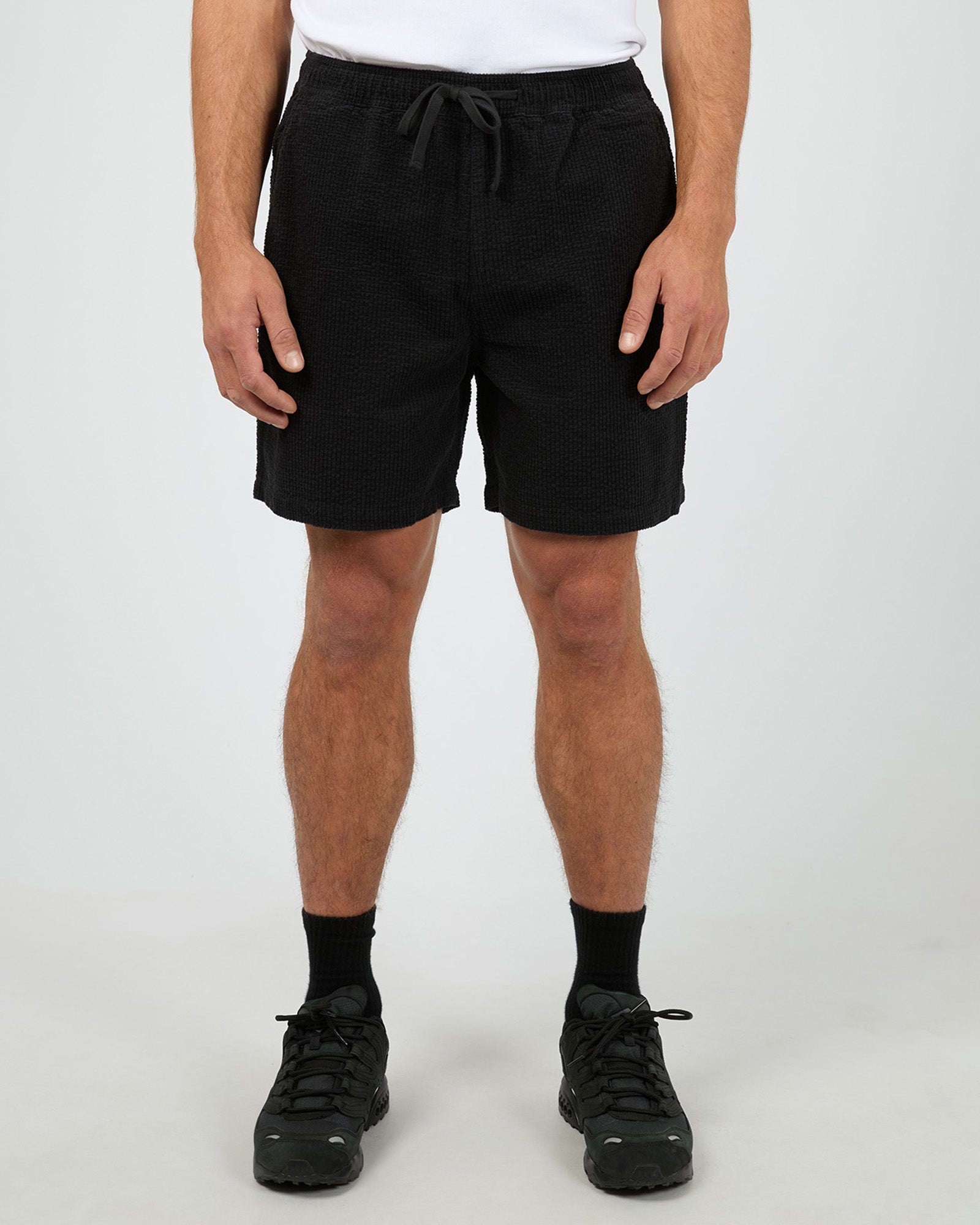 Squared Texture Short Black