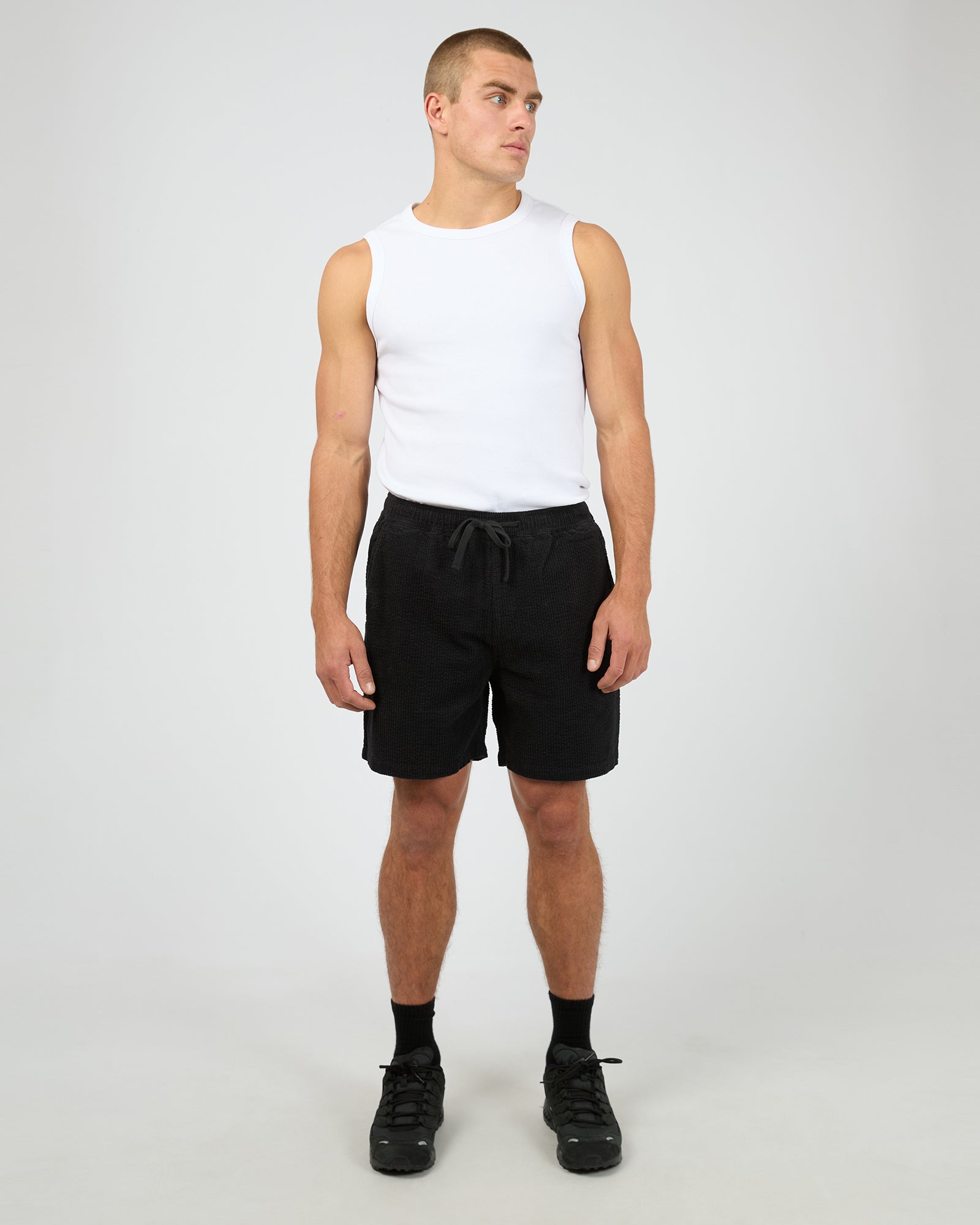 Squared Texture Short Black