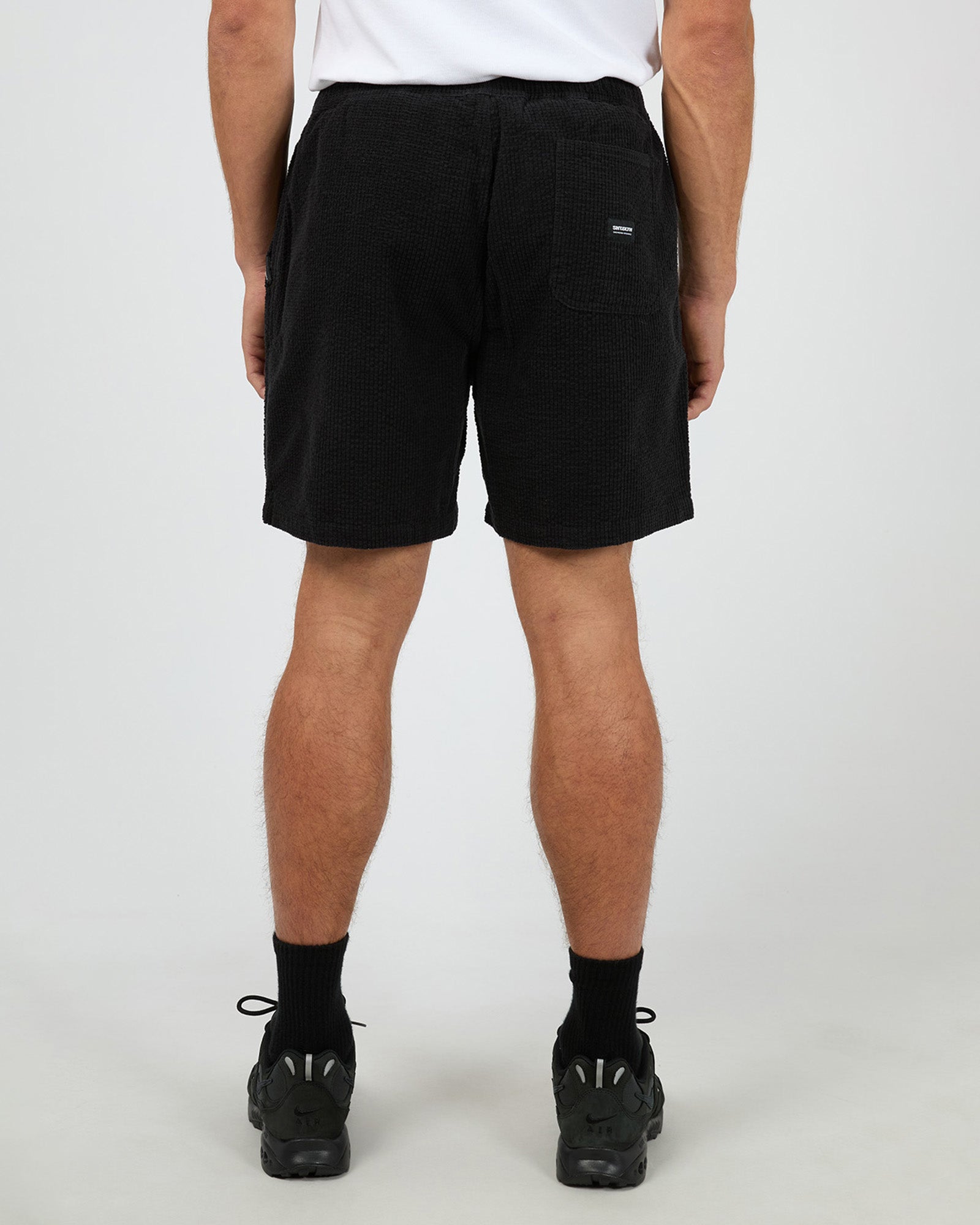 Squared Texture Short Black