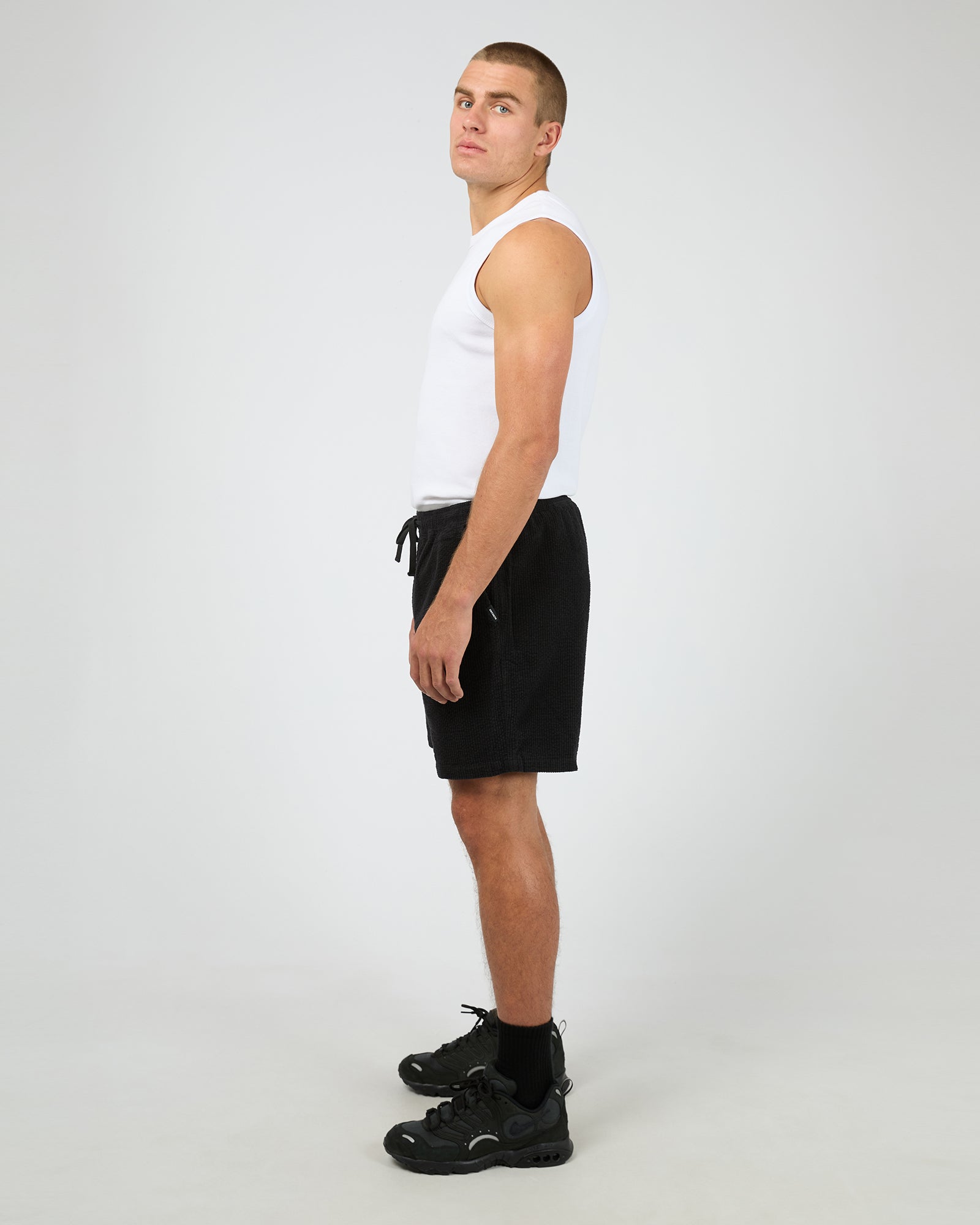 Squared Texture Short Black
