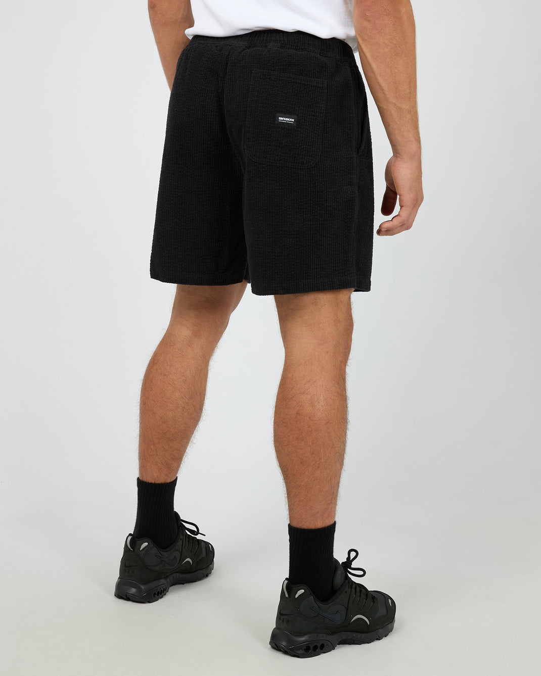 Squared Texture Short Black