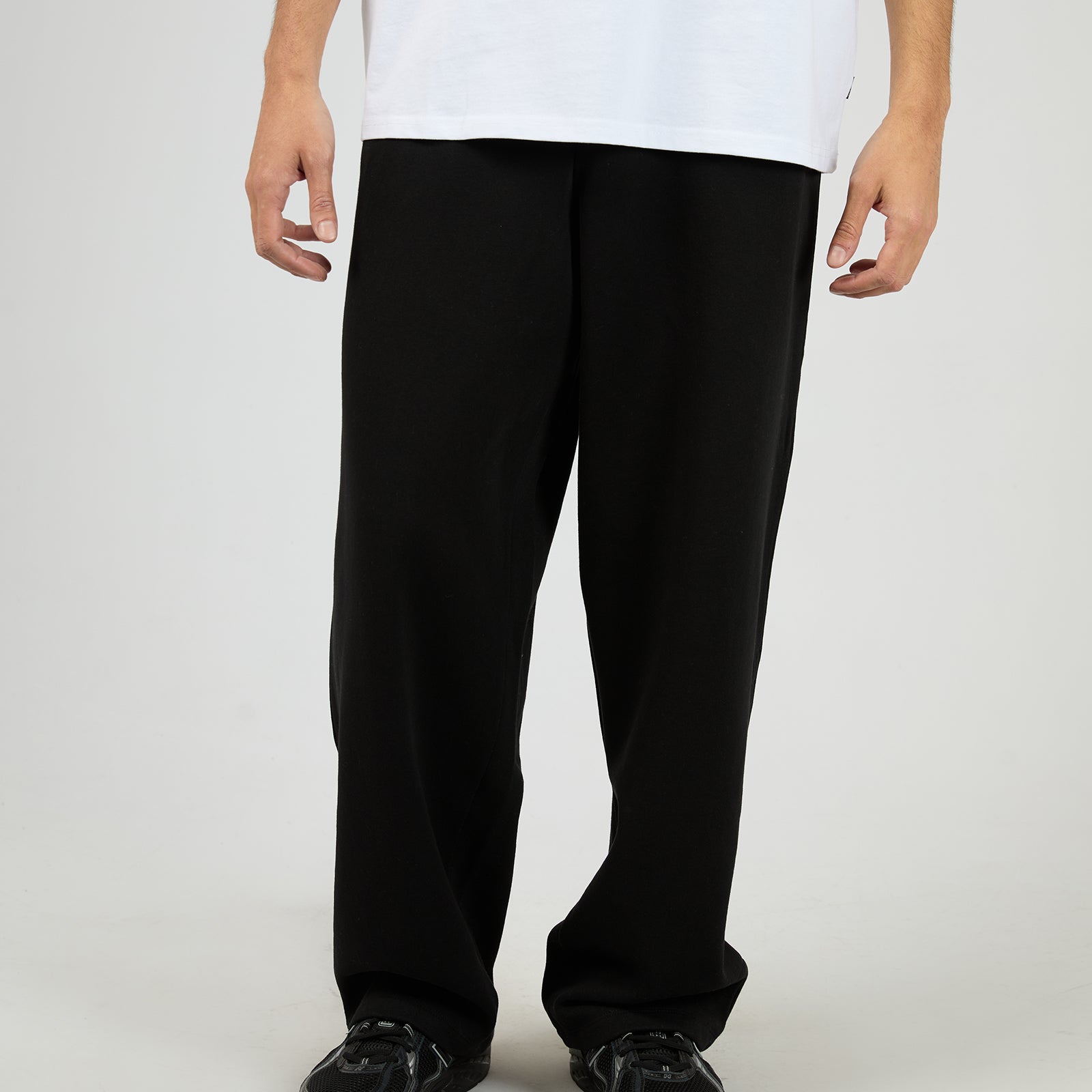 Wide Leg Trackpant Black