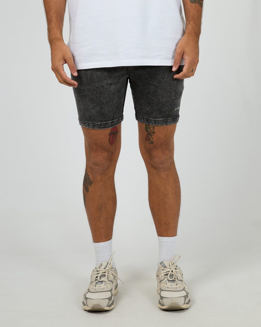 Fairhaven Short Washed Black