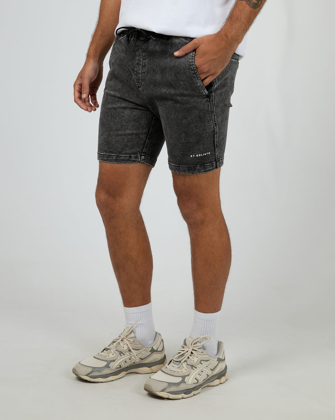 Fairhaven Short Washed Black