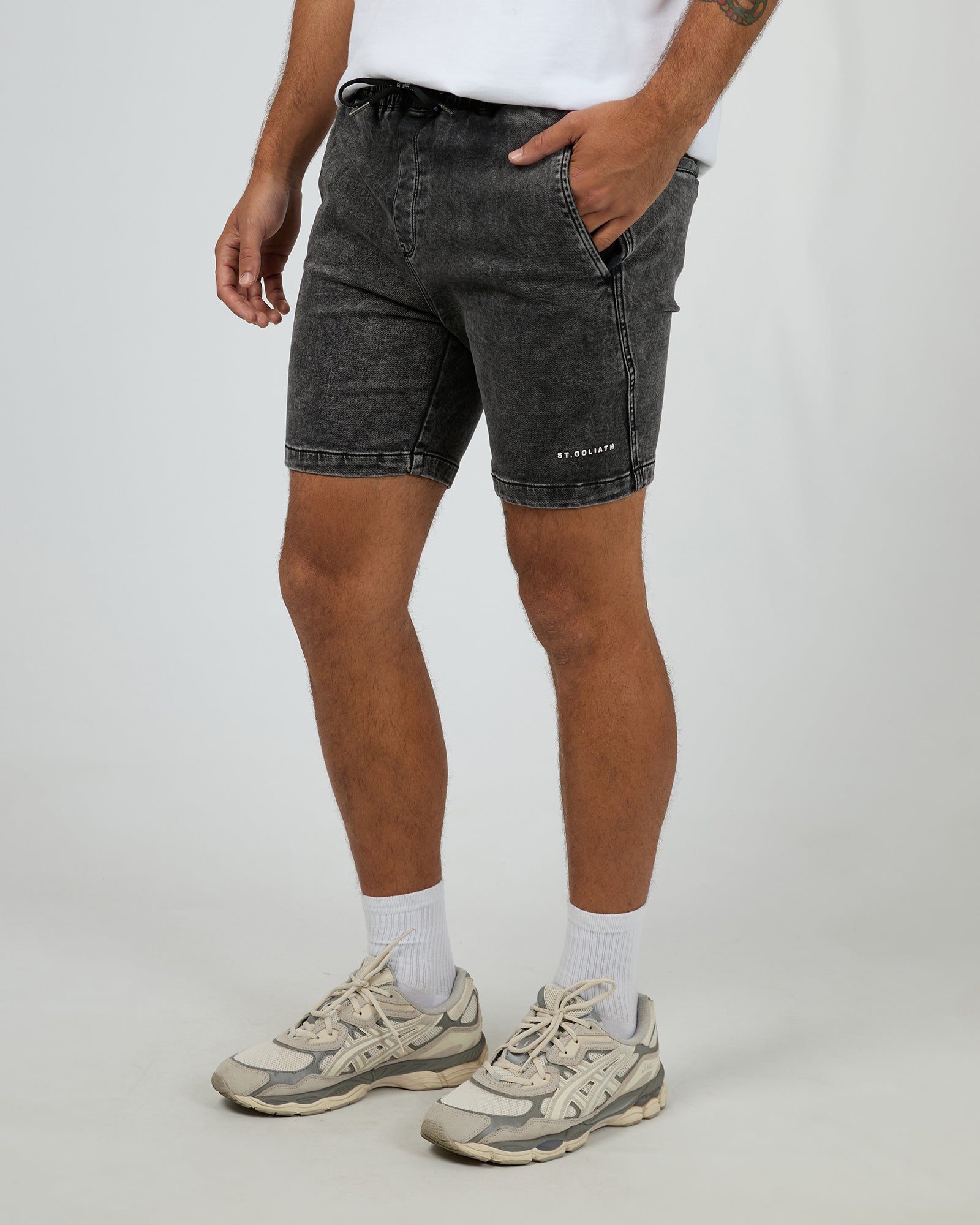 Fairhaven Short Washed Black